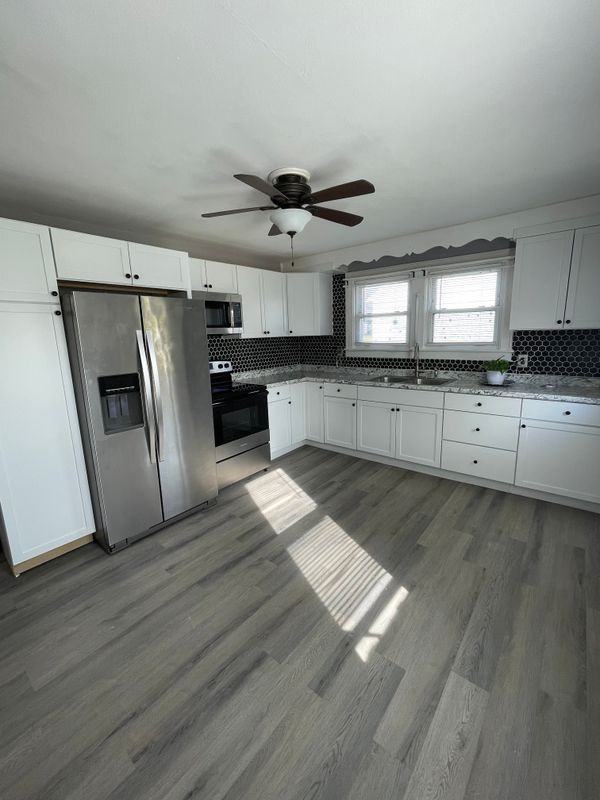 31 Francis Ave - Photo 4 of 35