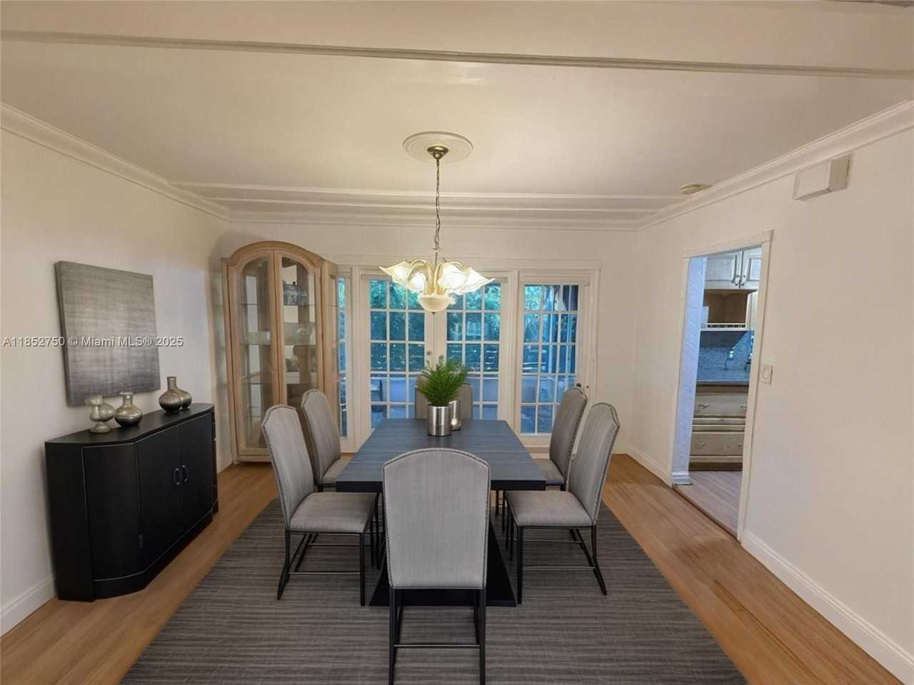 3030 Southwest 57th Avenue - Photo 3 of 13