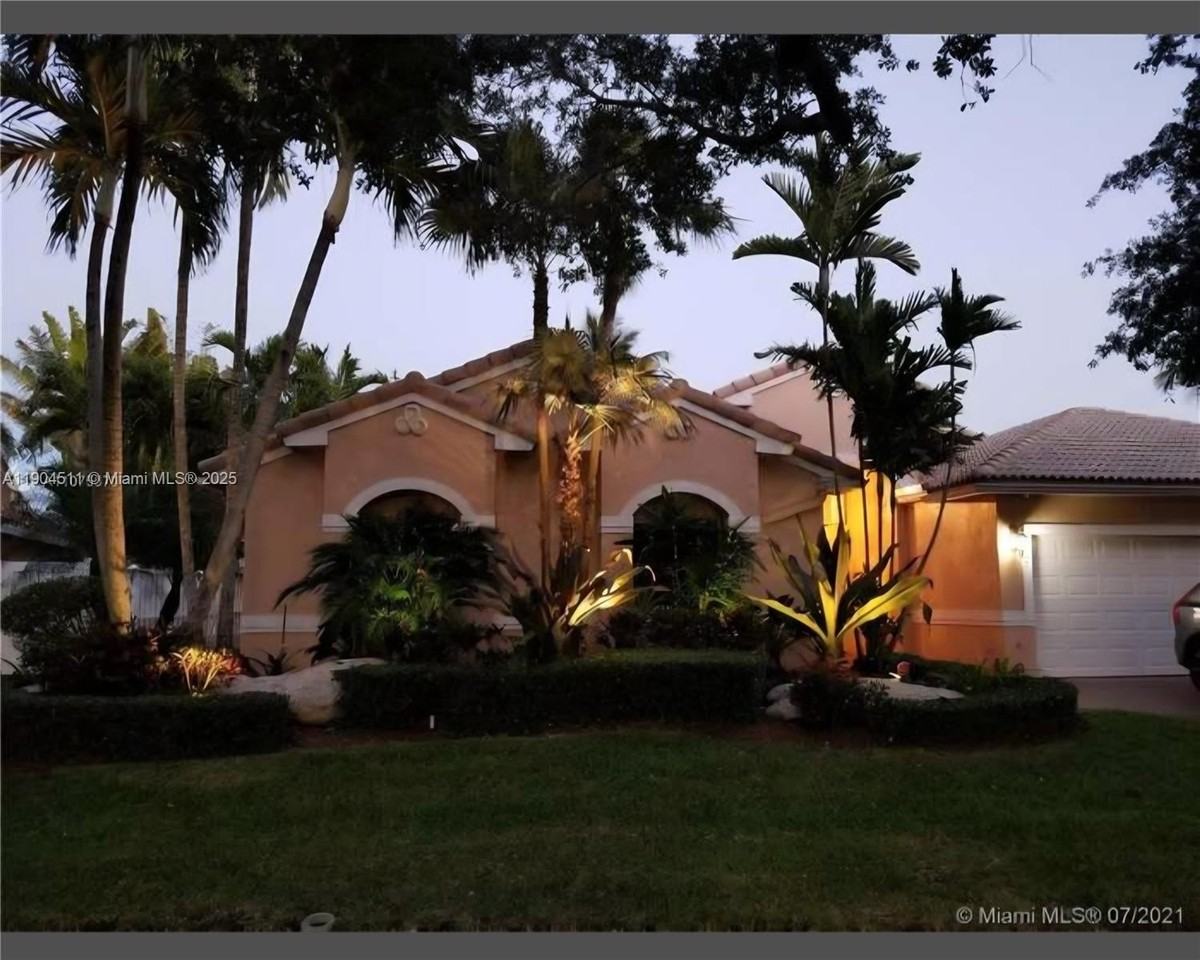 4045 Sw 151st Ter - Photo 2 of 29