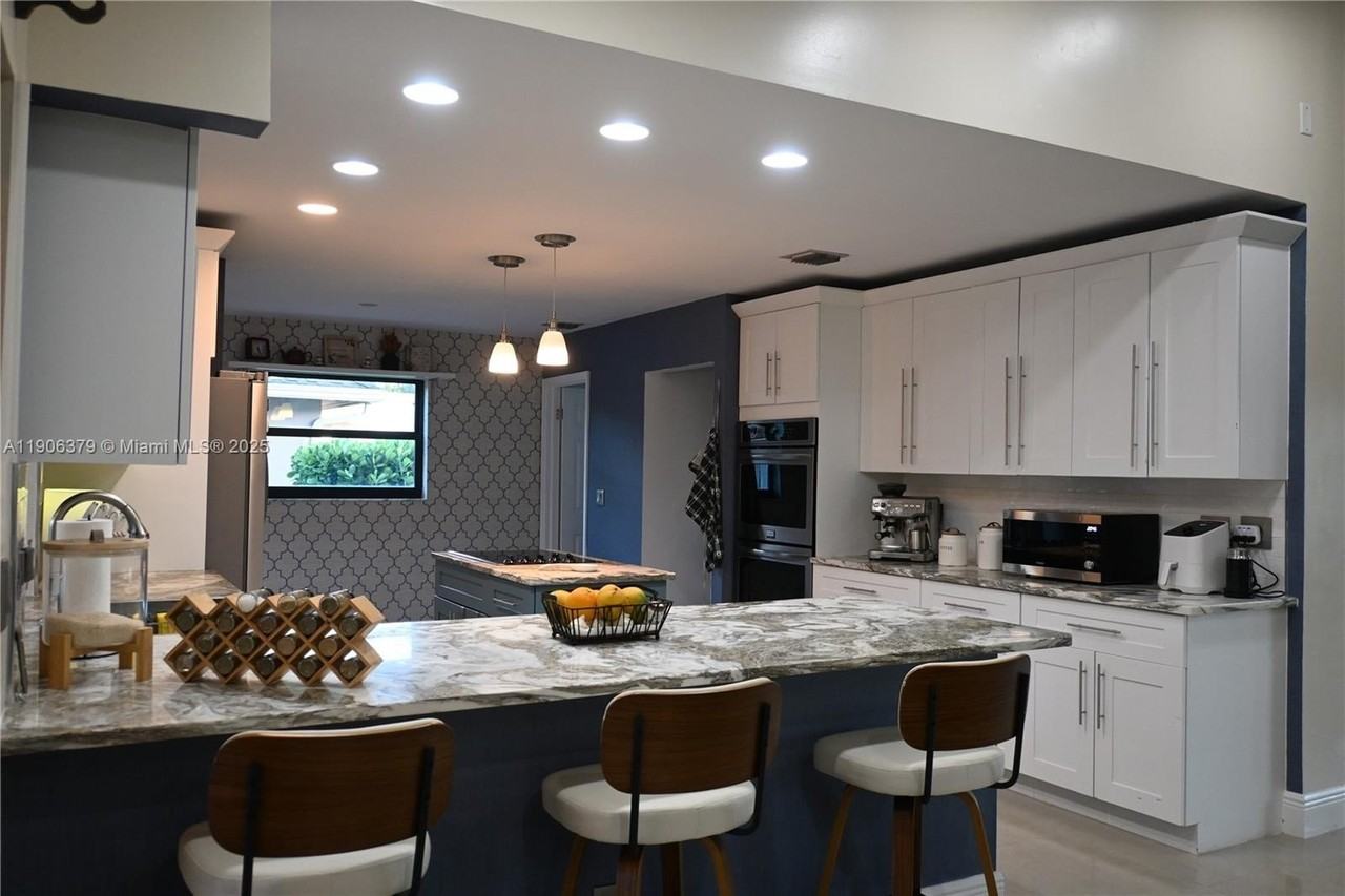 14229 Stirrup Ln - Photo 4 of 26