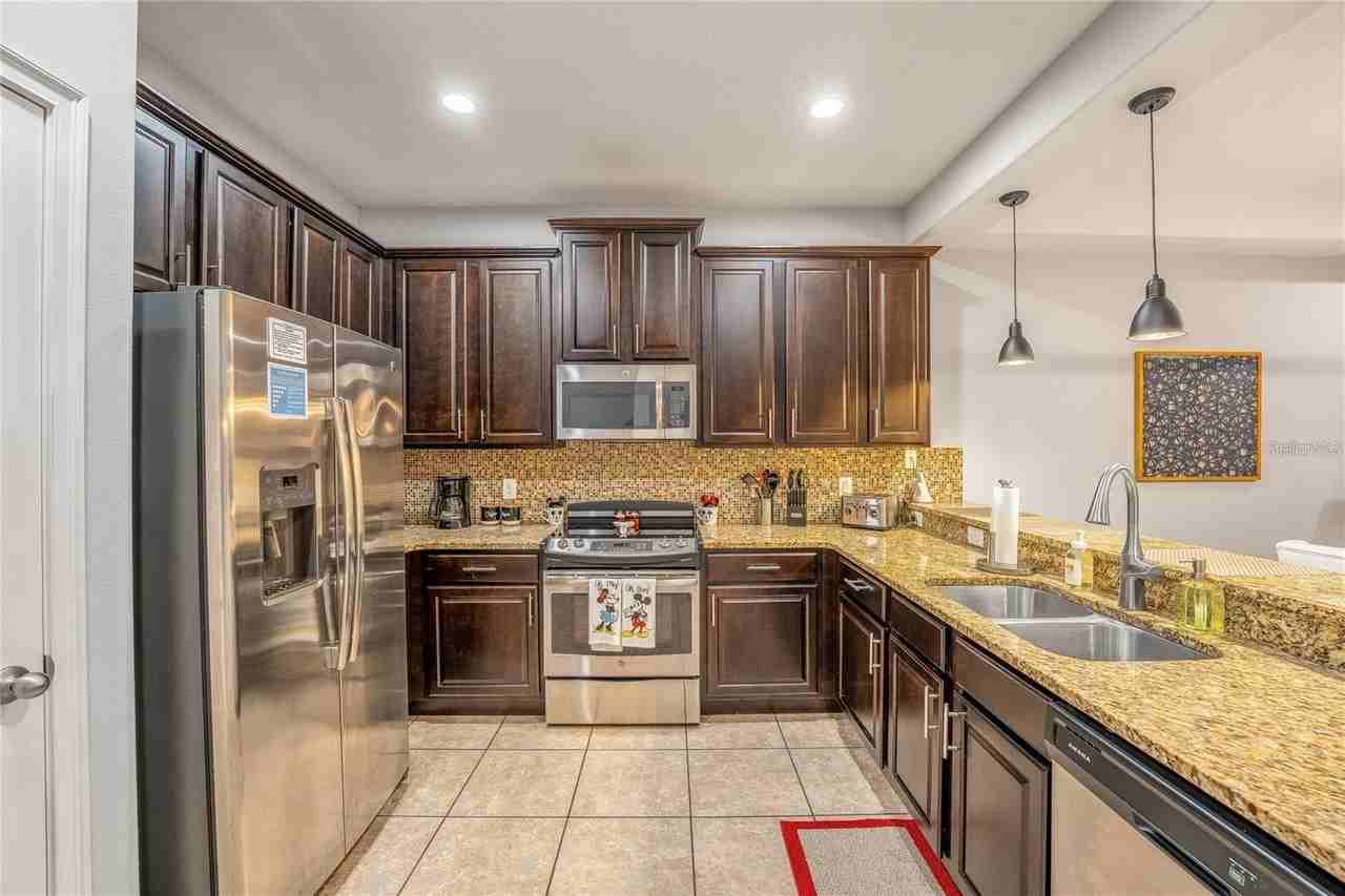 8223 Roseville Blvd - Photo 4 of 17