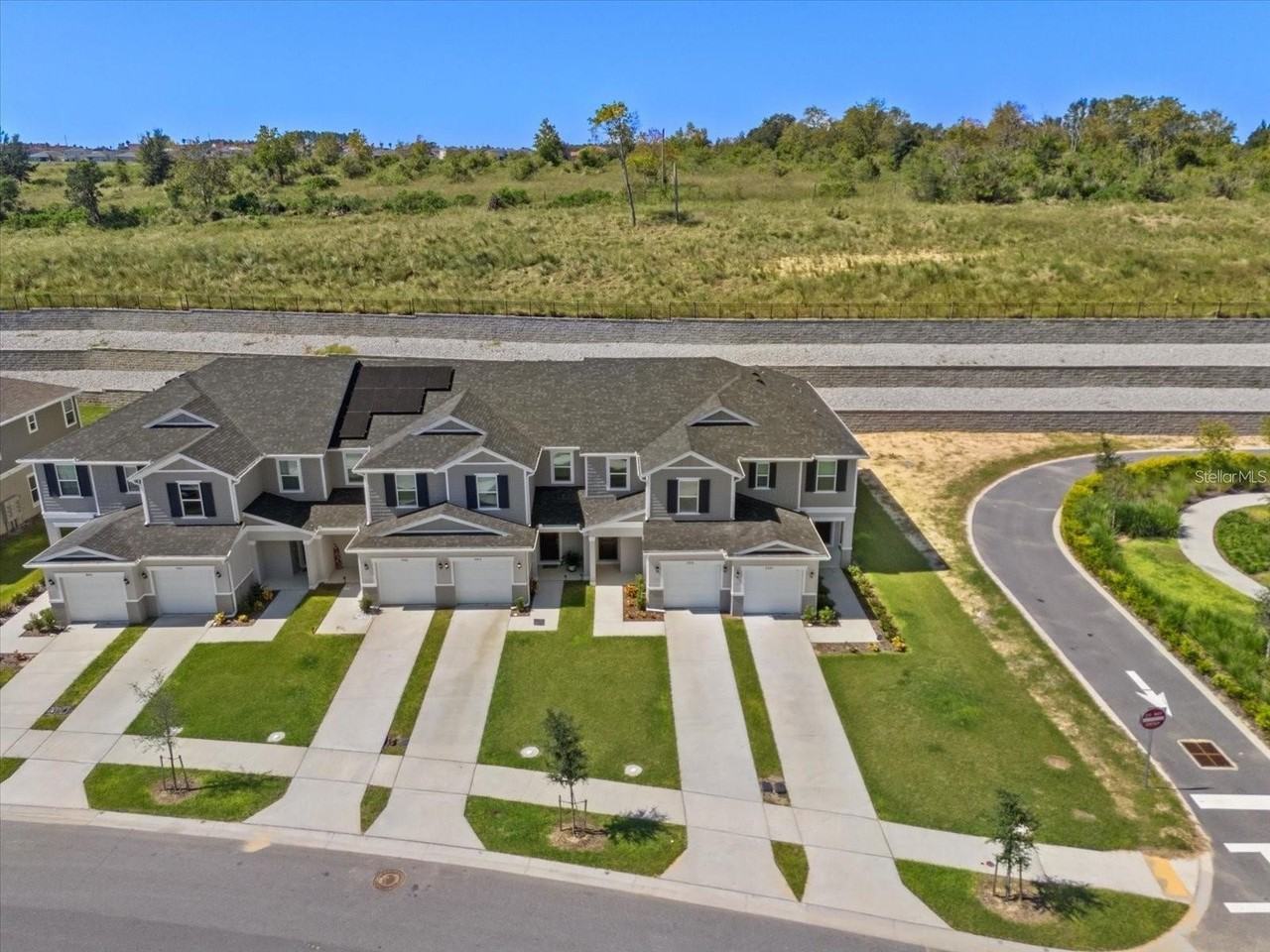 9478 Westside Hills Dr - Photo 3 of 34