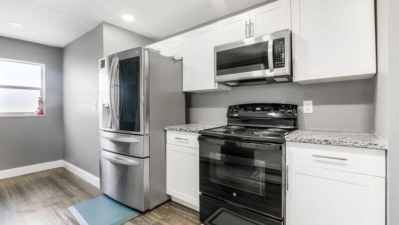 3402 Australian Ct - Photo 2 of 3