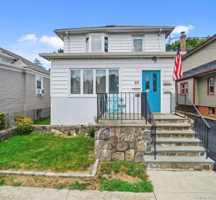 featured image of 28 Acorn Ter #2