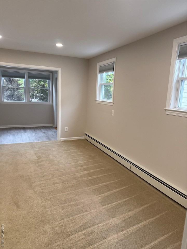 208 Orchard St - Photo 5 of 11