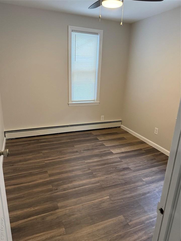 208 Orchard St - Photo 7 of 11