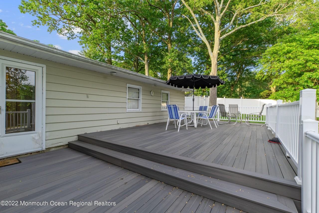 2 Karen Ct - Photo 5 of 24