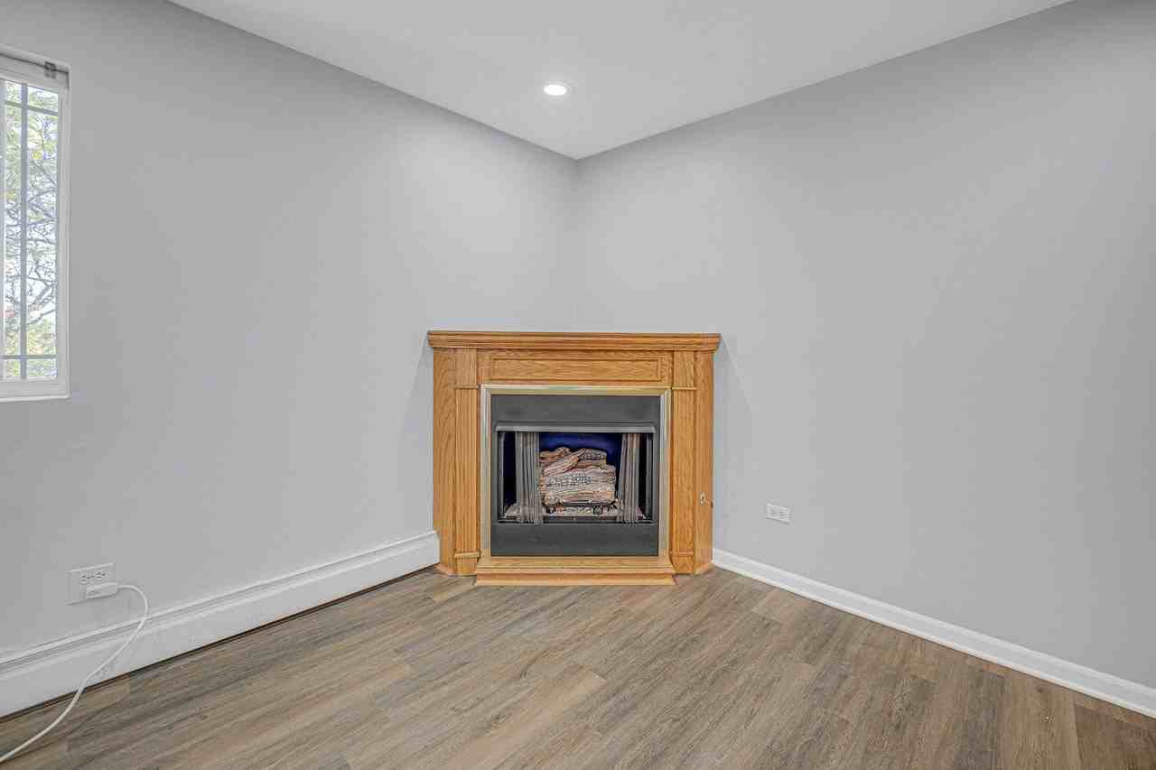 5420 North Sheridan Road #501 - Photo 6 of 22