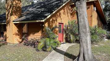 featured image of 437 W 9th St