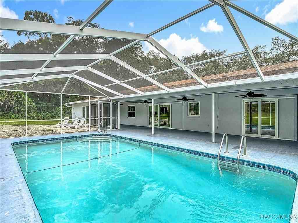 884 W Massachusetts St - Photo 3 of 50