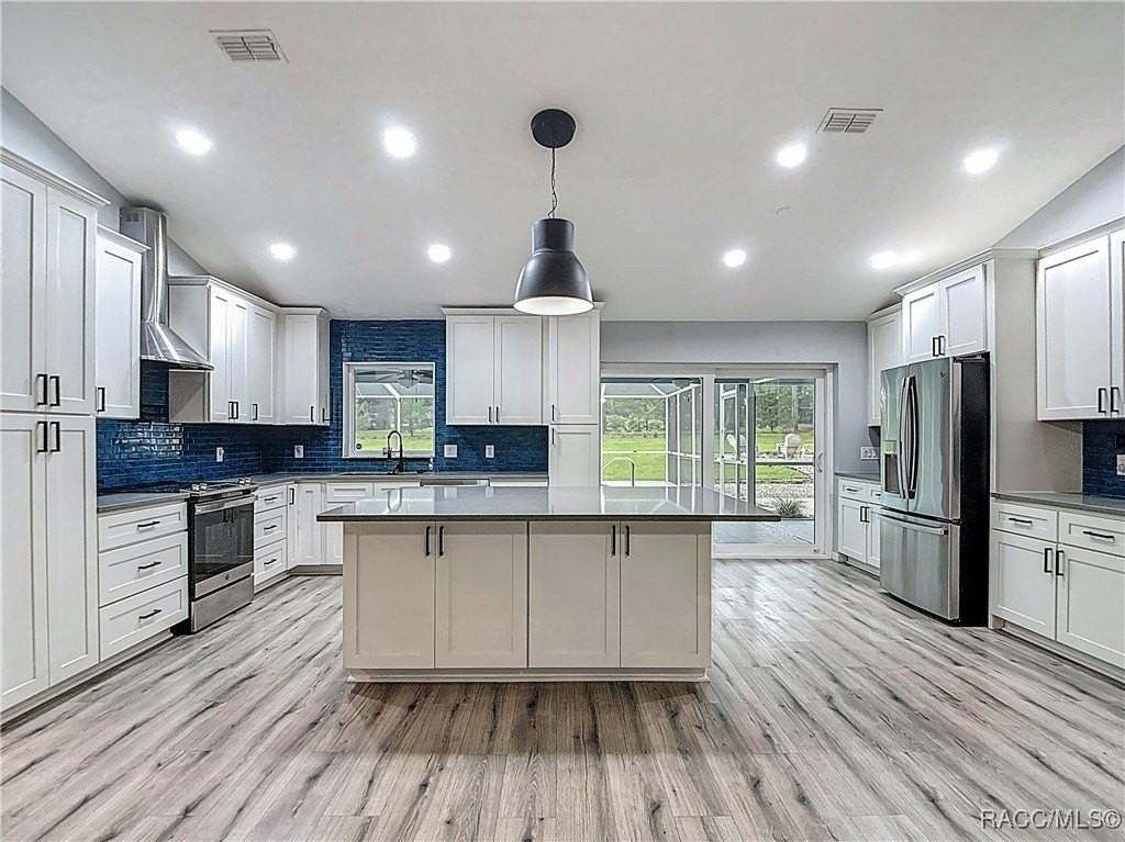 884 W Massachusetts St - Photo 7 of 50