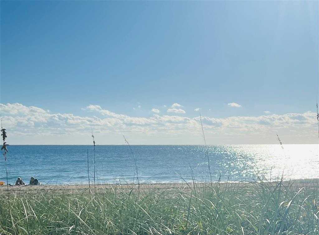 2404 Ne 33rd Ave #11 - Photo 2 of 11