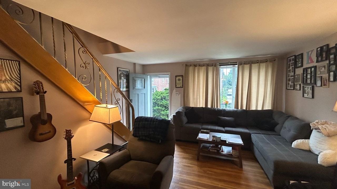 7615 Burholme Ave - Photo 5 of 18