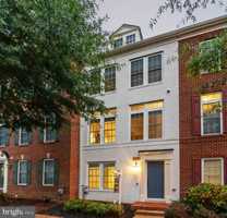 featured image of 904 W Glebe Rd