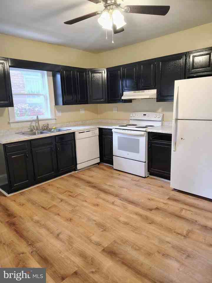 234 S Illinois Ave - Photo 6 of 16