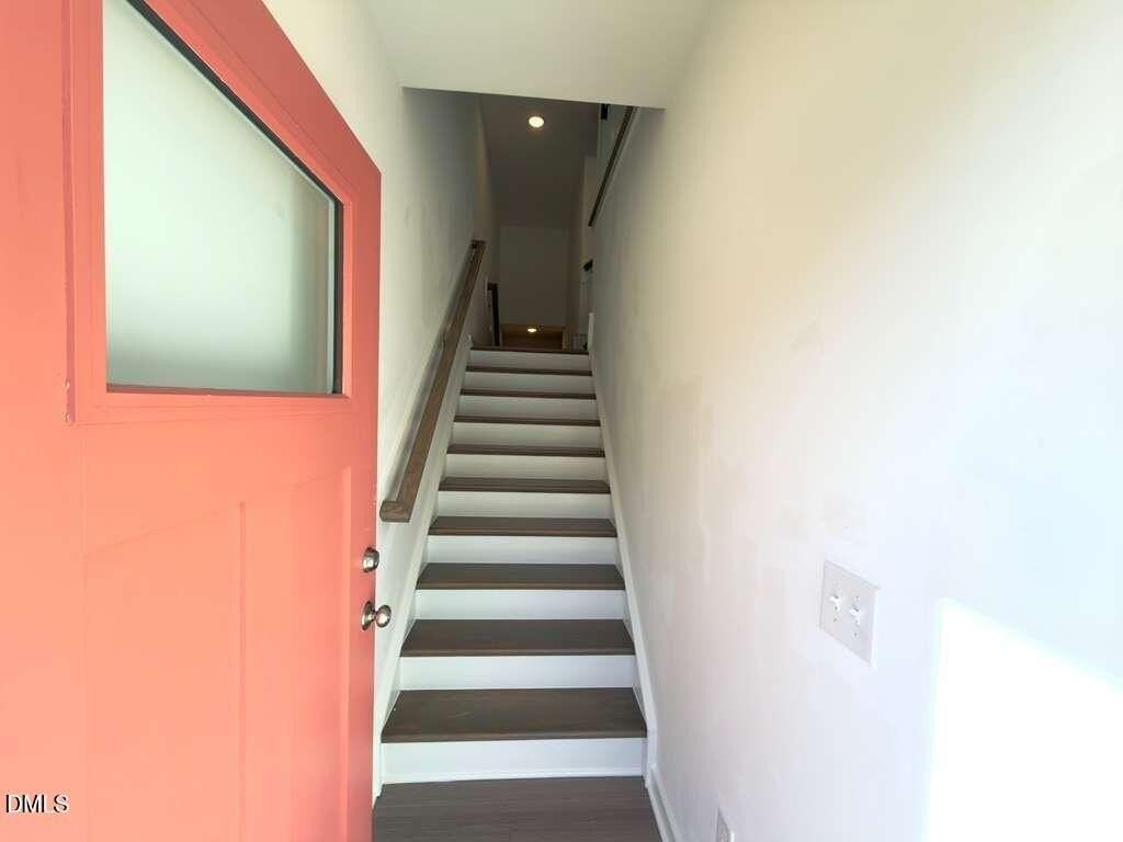 1802 Stroup St - Photo 4 of 50