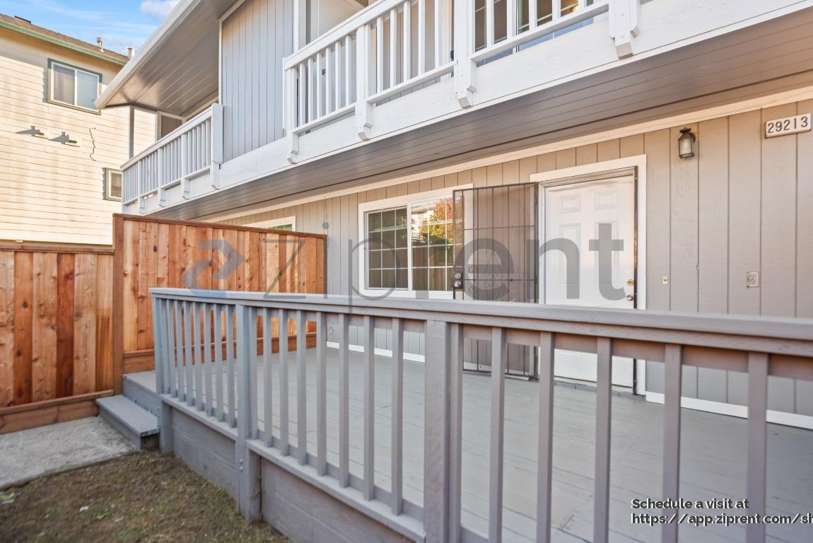 29213 Dixon Street - Photo 5 of 36