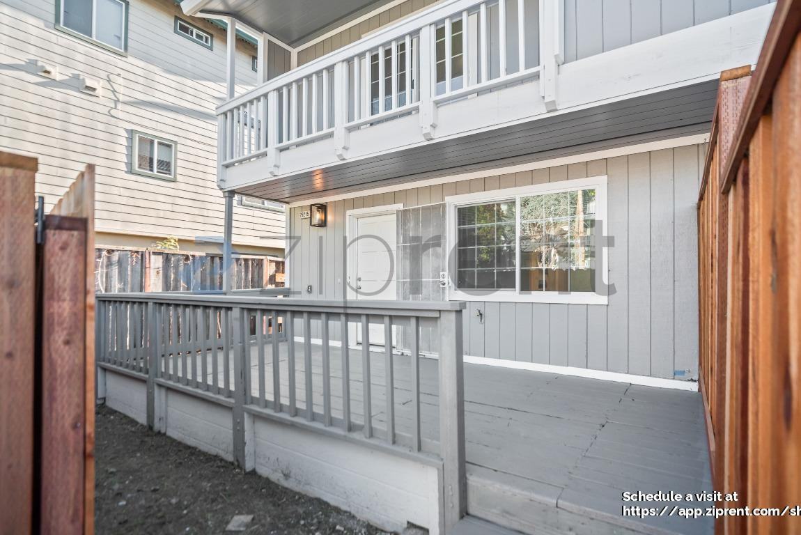 29215 Dixon St - Photo 4 of 35