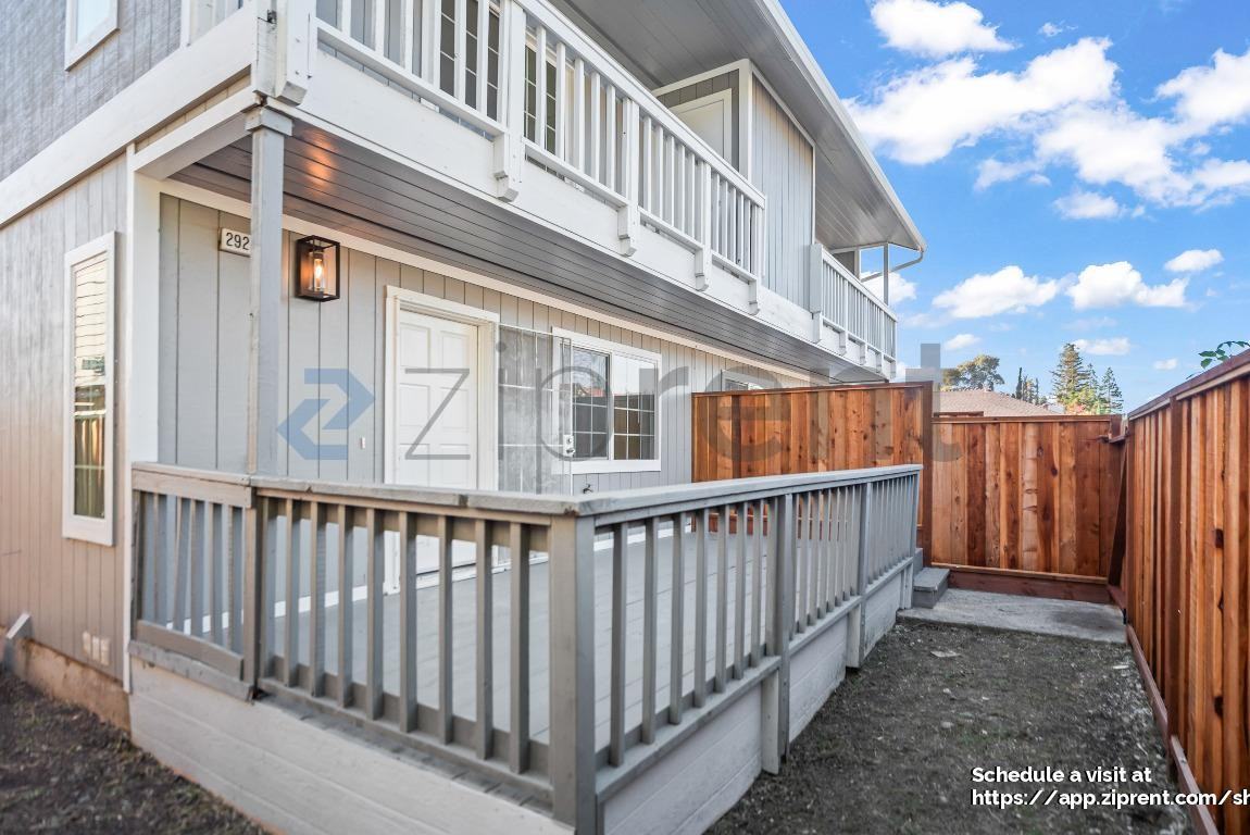 29215 Dixon St - Photo 6 of 35