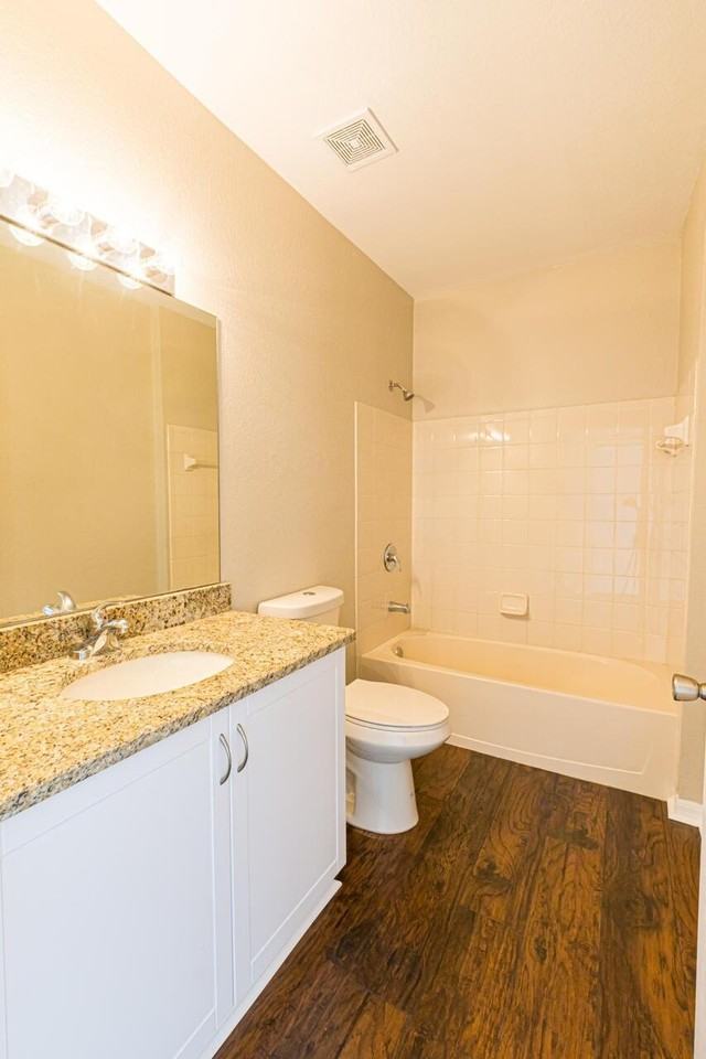 104 Sw Peacock Blvd - Photo 3 of 5