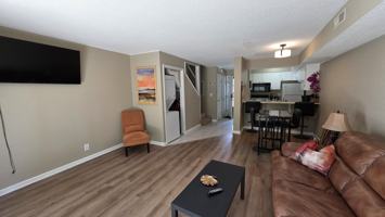 featured image of 43 Wilshire Heights Dr