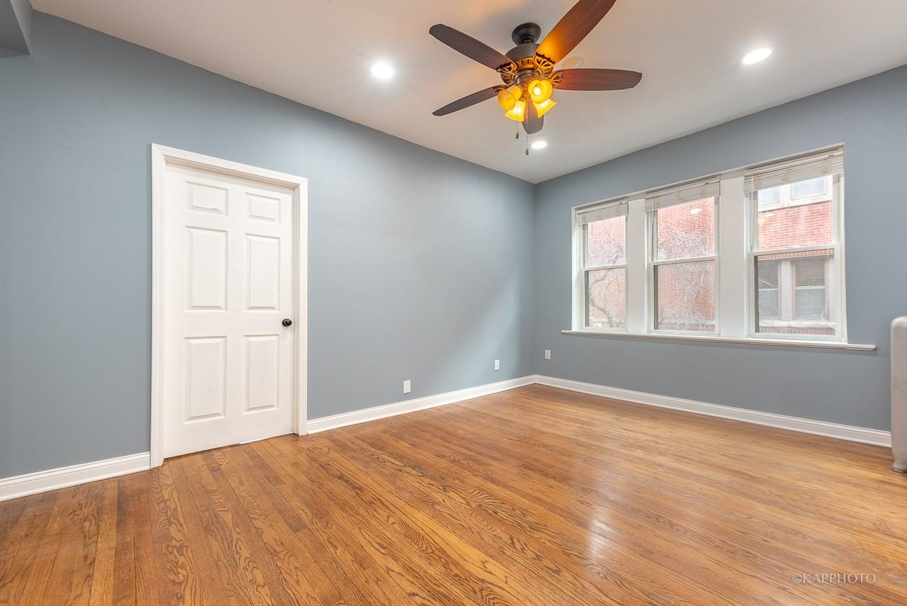 1329 W Addison St ##1a - Photo 2 of 27