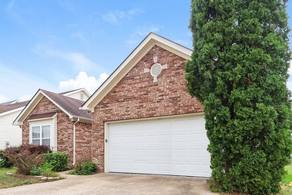 8008 Grandmeadow Ln - Photo 4 of 16