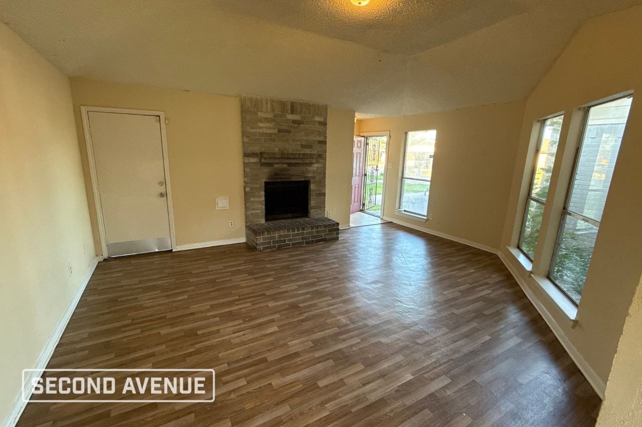 11618 Roandale Dr - Photo 4 of 22