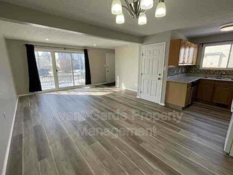 10329 150 St Nw #BS - Photo 3 of 36