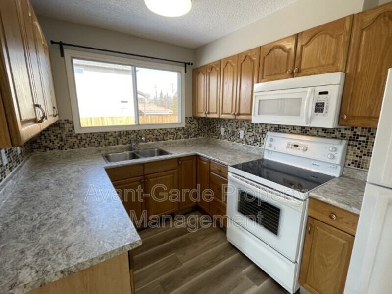 10329 150 St Nw #BS - Photo 6 of 36