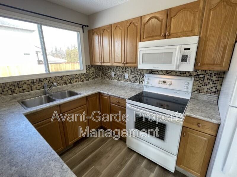 10329 150 St Nw #BS - Photo 7 of 36