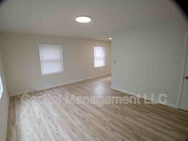 801 N Capitol Ave #4 - Photo 3 of 5