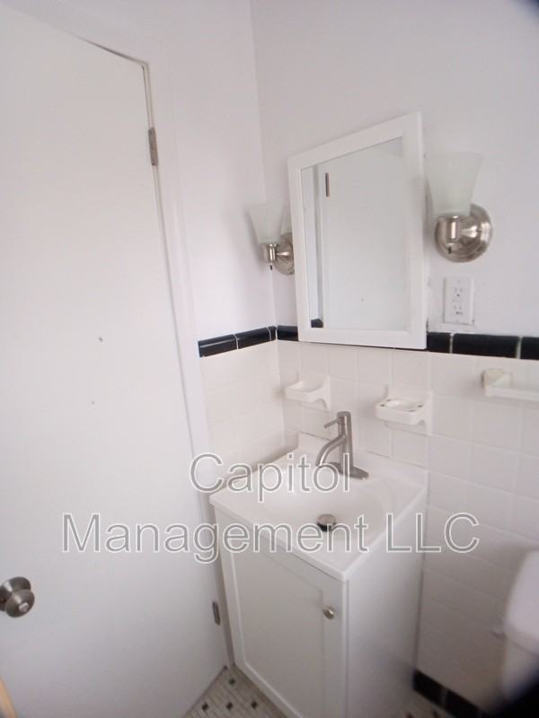 801 N Capitol Ave #4 - Photo 4 of 5