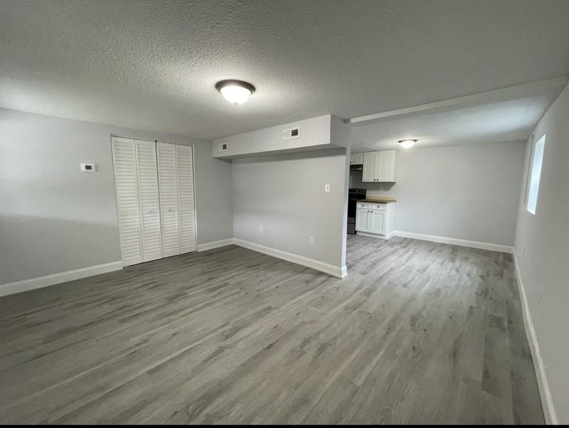 3106 Greenway Dr #2 - Photo 3 of 12