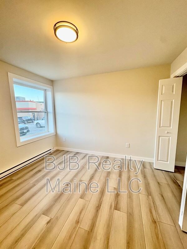 156 Woodford Street #1 - Photo 6 of 6