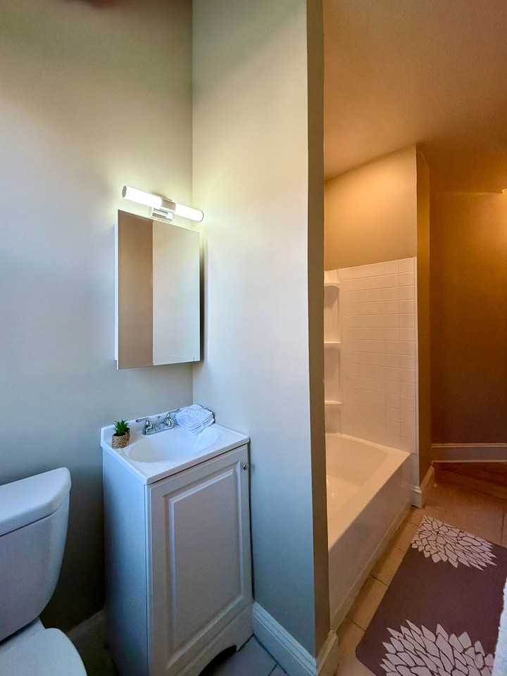 61 Rhode Island Ave - Photo 7 of 19