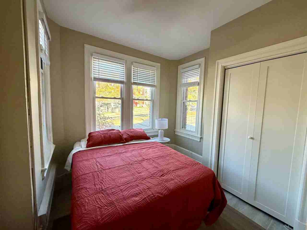 61 Rhode Island Ave - Photo 5 of 19