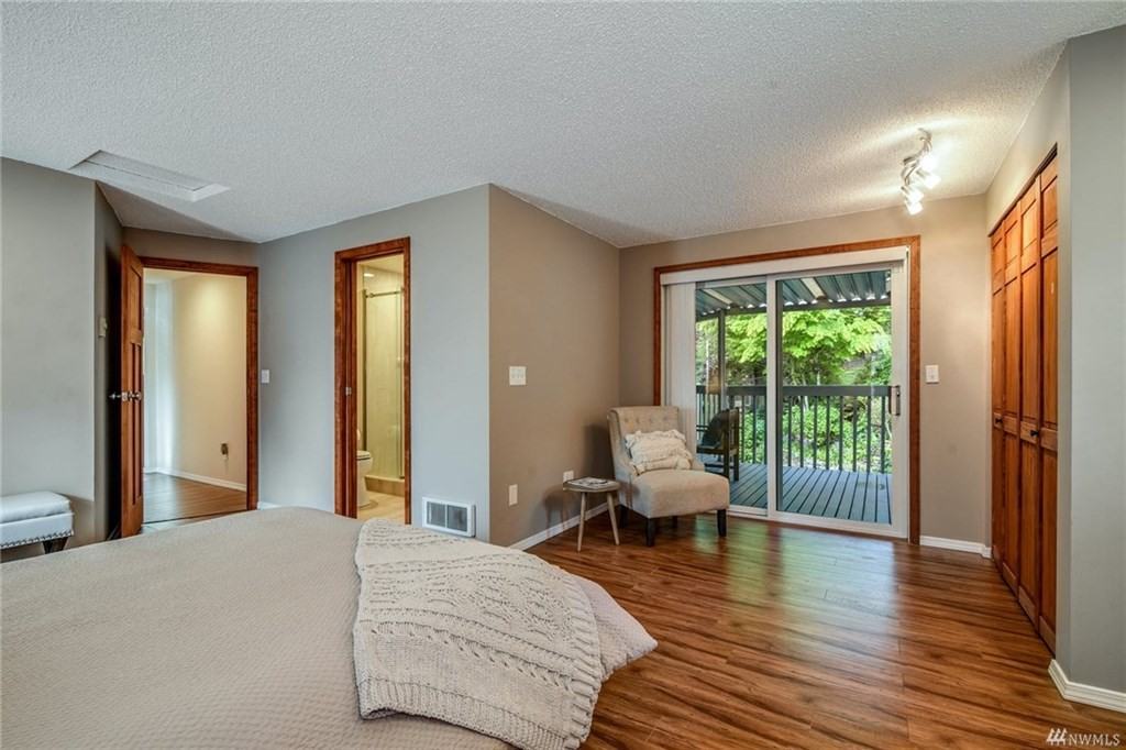 221 218th Place Southwest - Photo 3 of 6