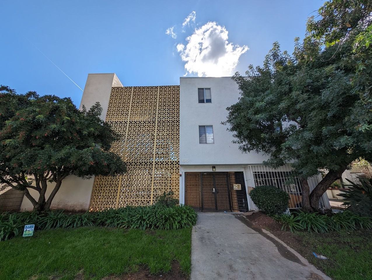 1313 Huntington Dr. - Photo 2 of 45