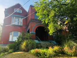 featured image of 2229 Park Ave