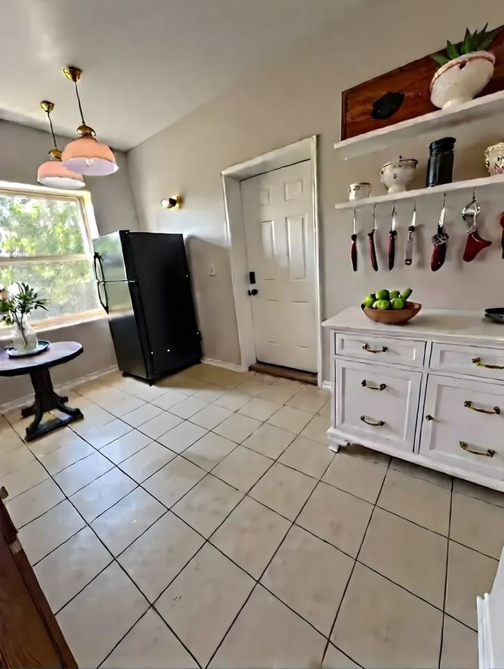 3001-09 W. 19th - Photo 5 of 36