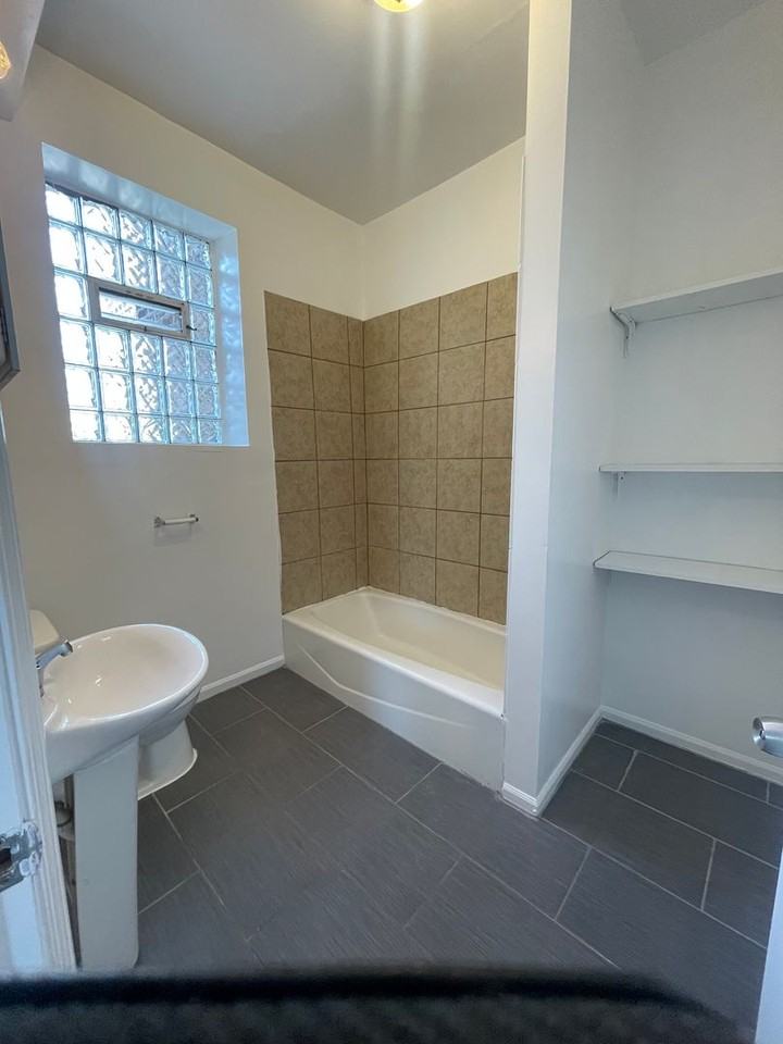 3001-09 W. 19th - Photo 7 of 36