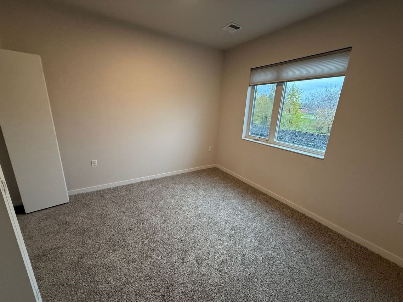 1004 West 9th Street - Photo 7 of 9