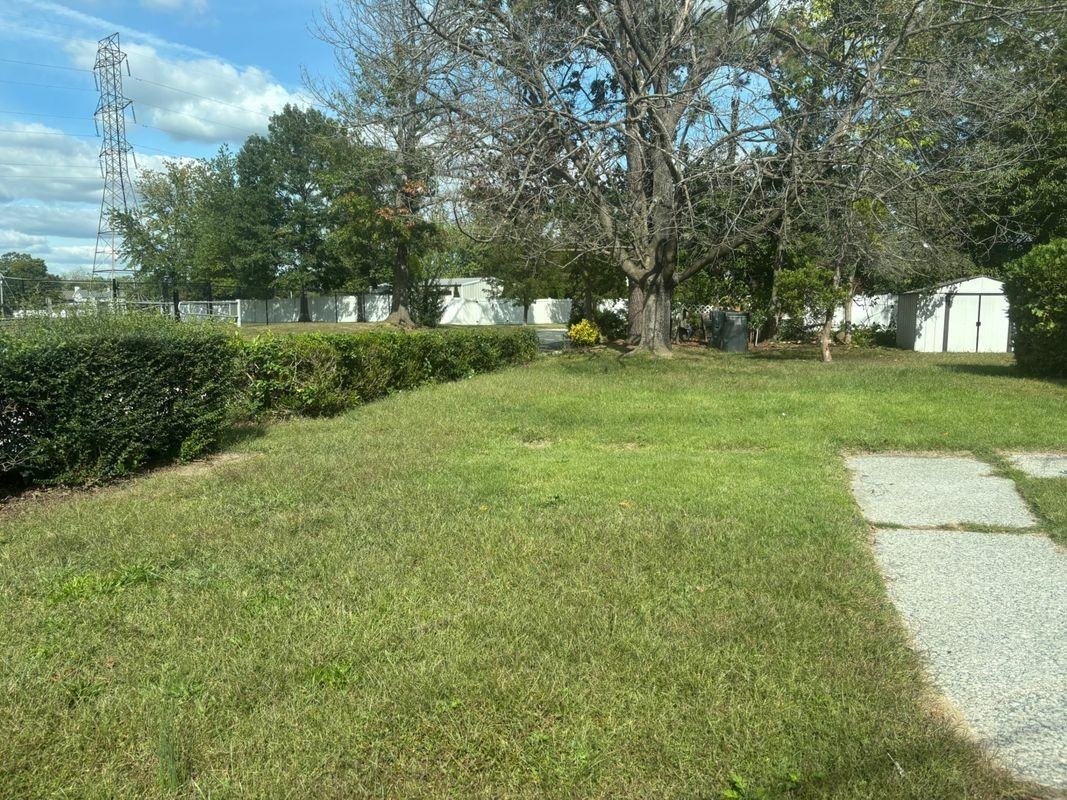 184 Lester Ave - Photo 3 of 9