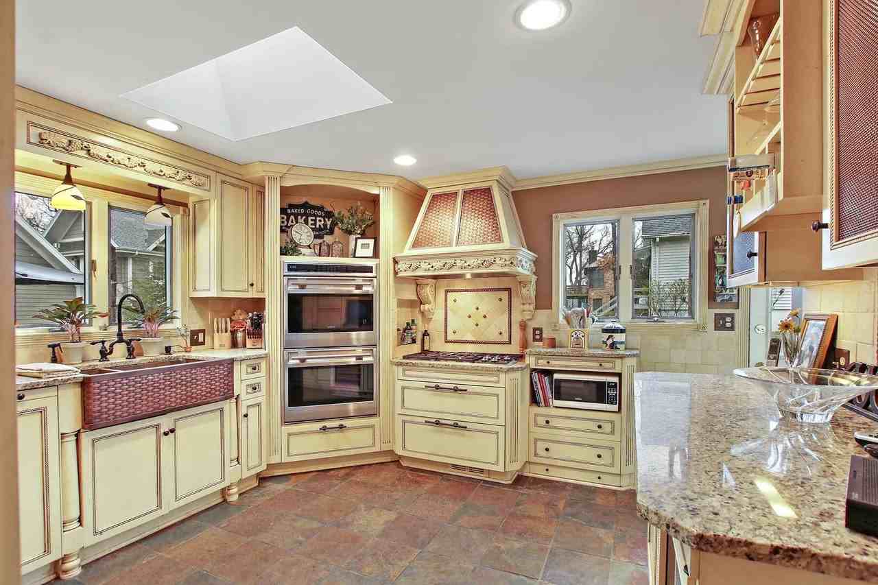 642 Agaming Rd - Photo 5 of 12