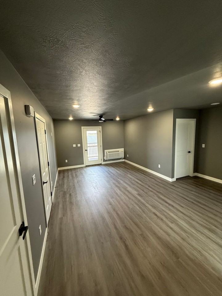 Mitchell 36-Unit (Legacy Lofts) - Photo 3 of 11