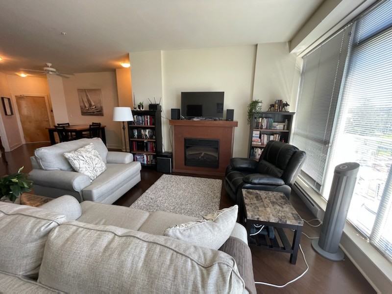 Veterans Memorial Pkwy & Goldstream Ave - Photo 3 of 23