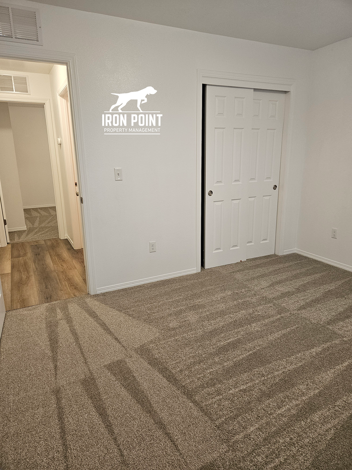 2245 North Mountain Ash Avenue - Photo 5 of 38