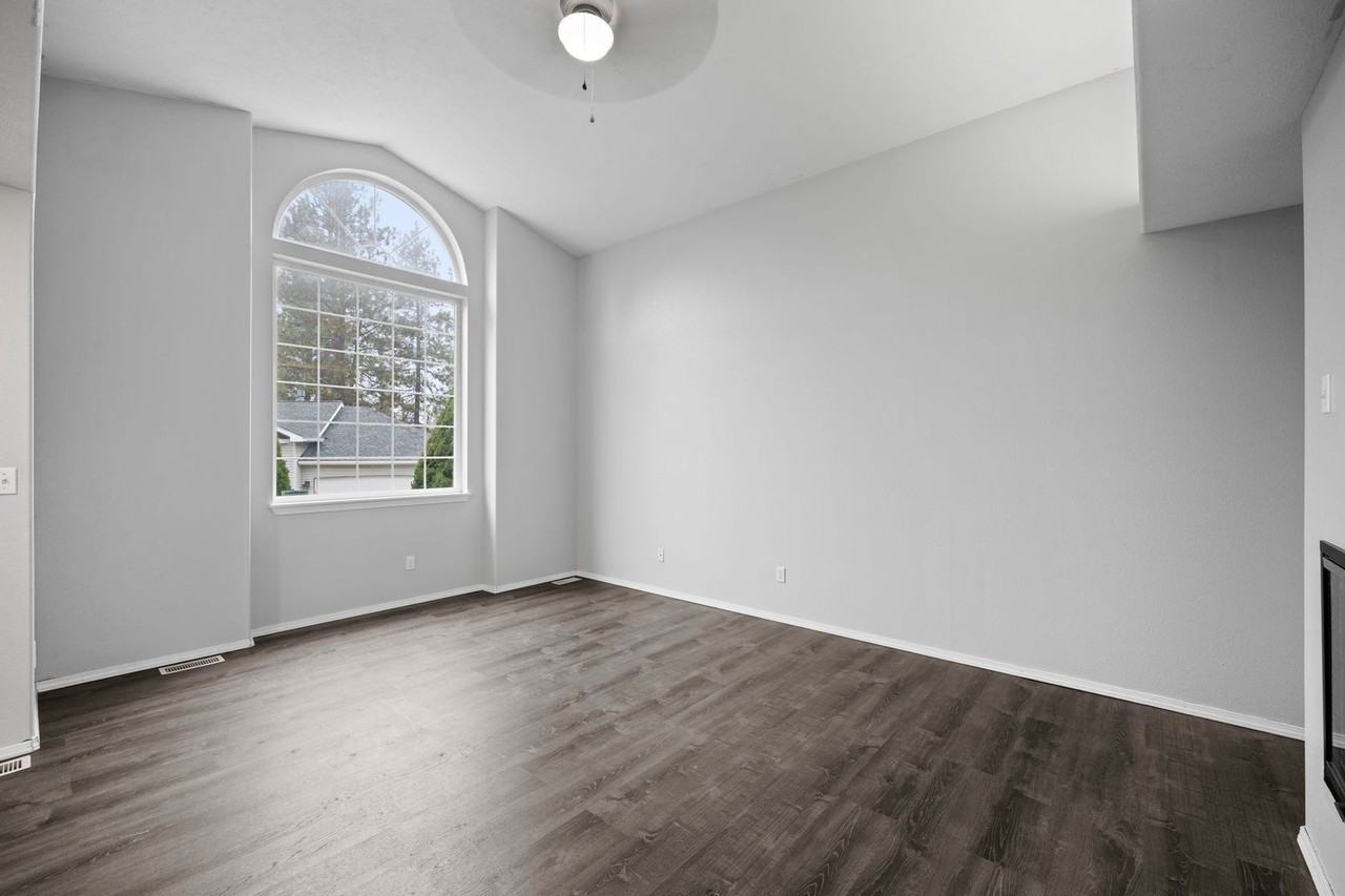 4919 S Kenzie Ln - Photo 3 of 48