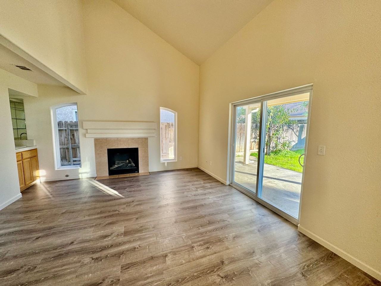 1021 Woodbridge St - Photo 6 of 20